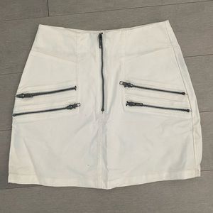 WHITE CARMAR MINISKIRT